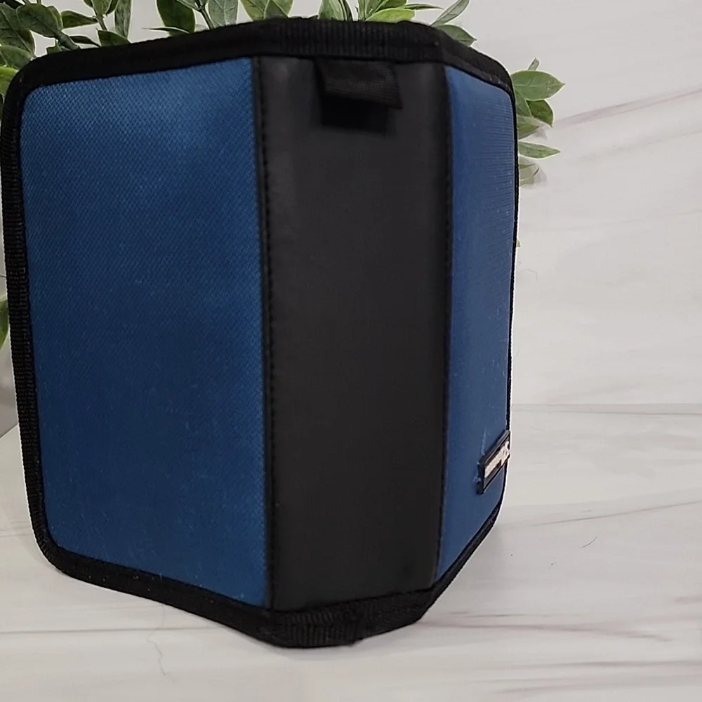 Nintendo DS Blue and Black Zip Game Cartridge Organizer
